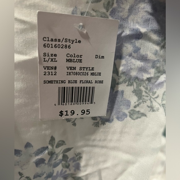 David’s Bridal Robe - Picture 2 of 3